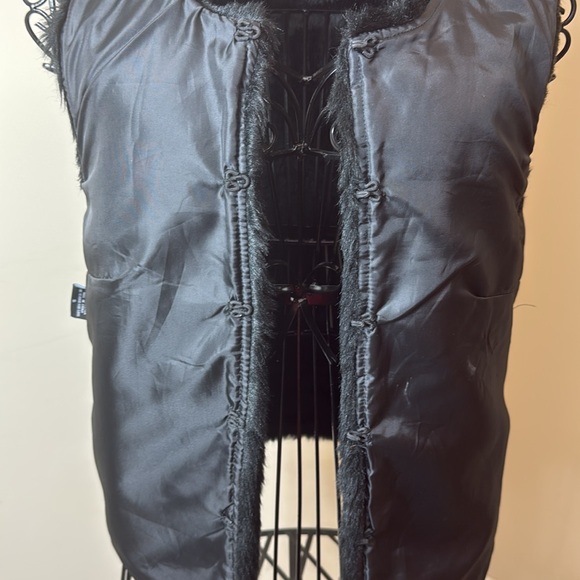 JOUJOU Faux Fur Lined Black Vest with Hooked Buttons Size Small - Picture 10 of 10